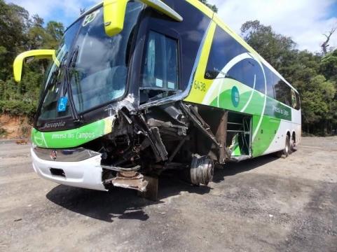 Ônibus batido